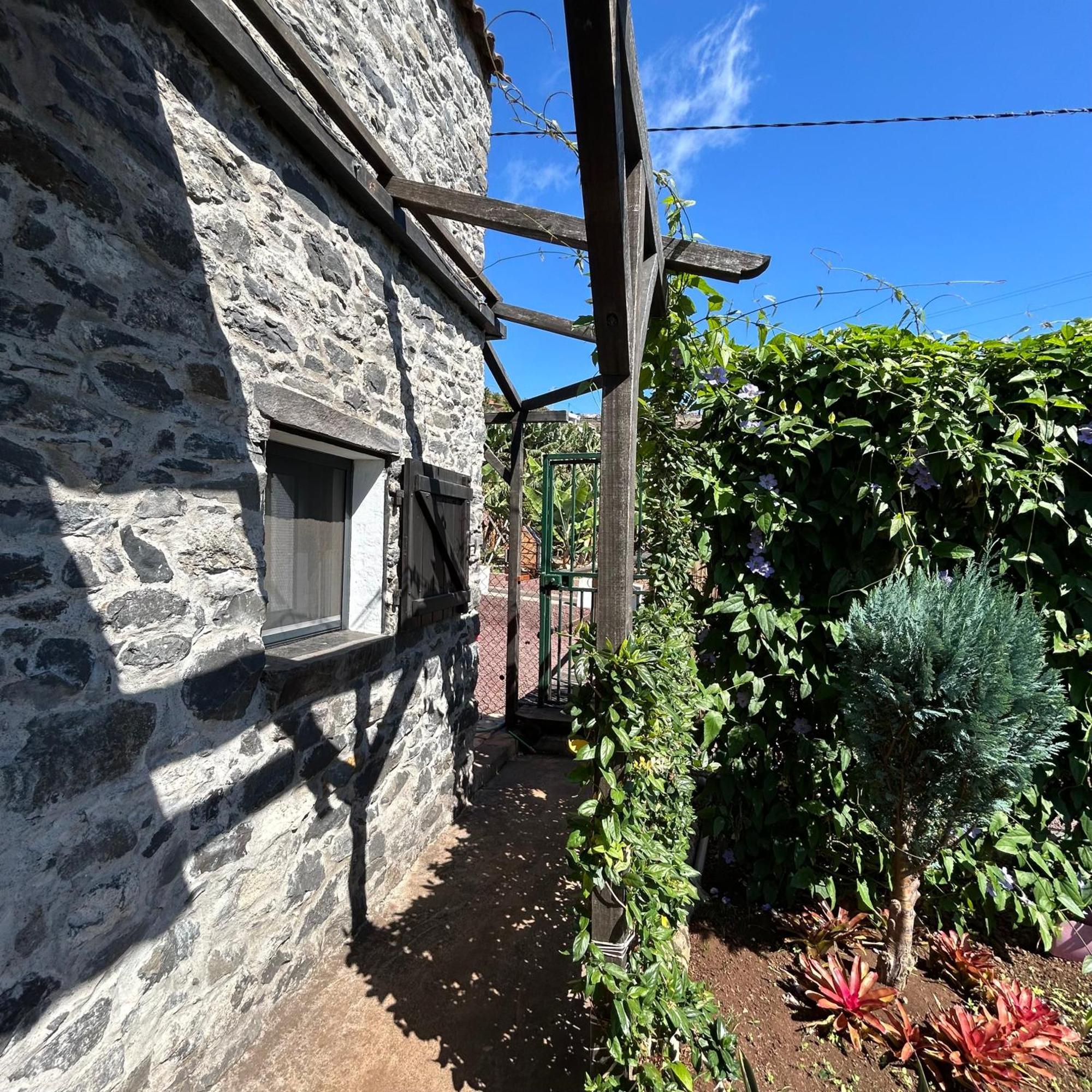 As Casinhas Da Madeira - Cosy Stone Cottage In A Subtropical Garden Arco da Calheta  Exterior foto