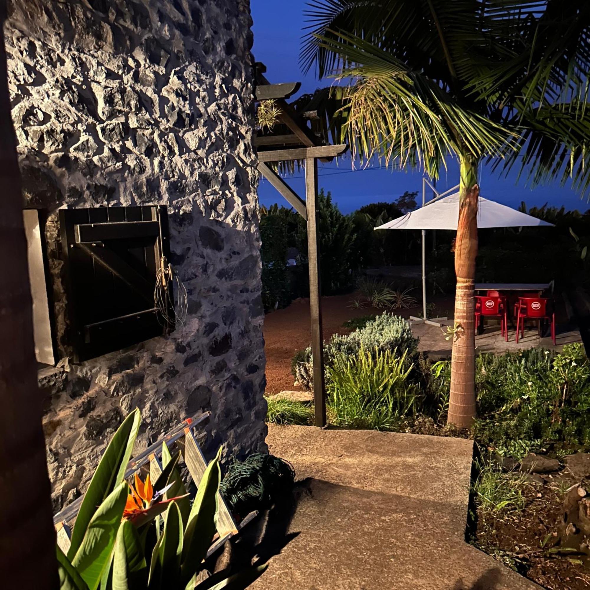 As Casinhas Da Madeira - Cosy Stone Cottage In A Subtropical Garden Arco da Calheta  Exterior foto